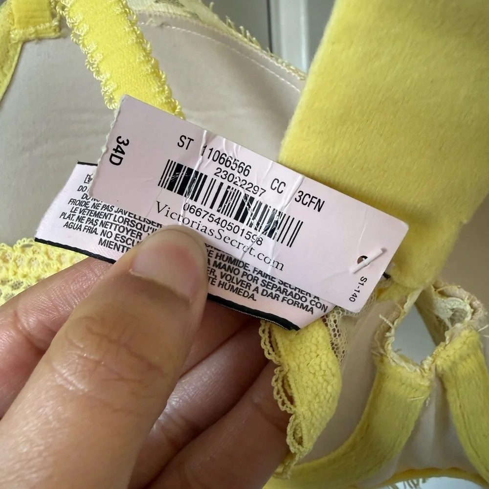 Victoria’s Secret bra
